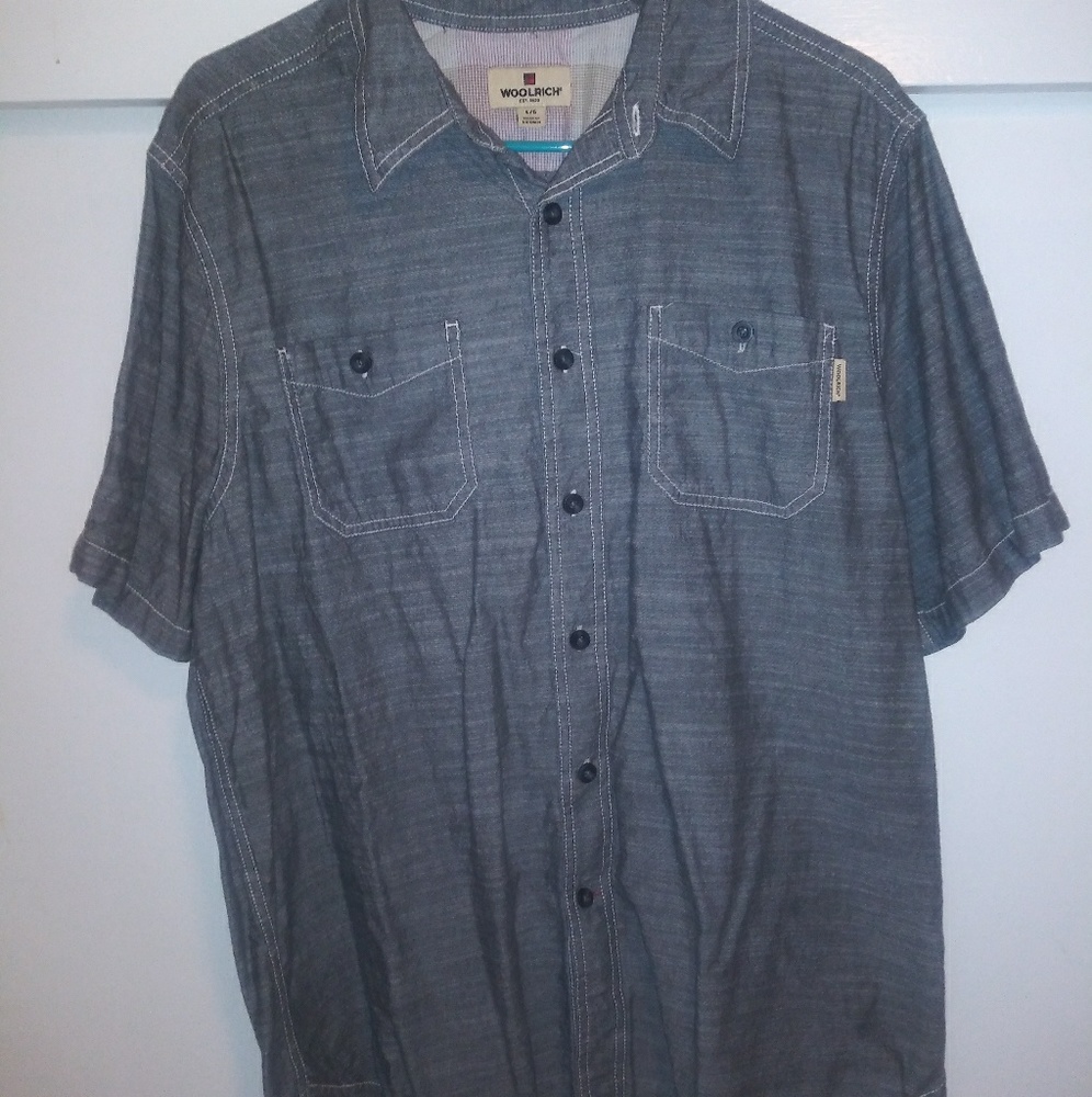 Mens button up size large